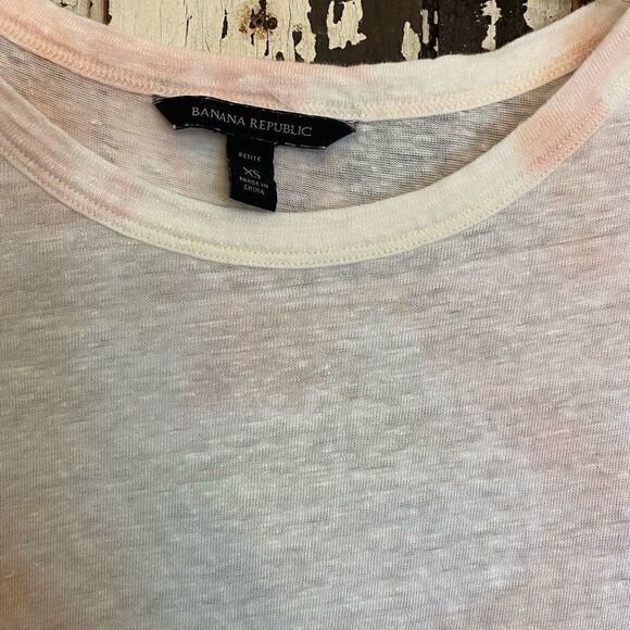 EUC super cute Banana Republic sheer bottom tank - Picture 3 of 7